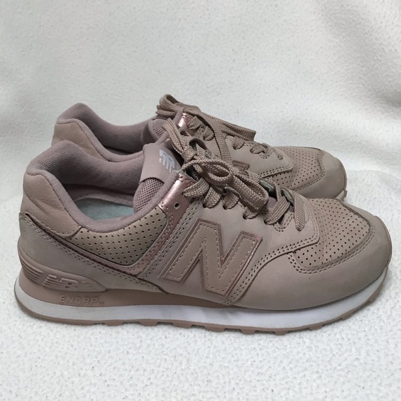 New Balance Womens Size 7 Pink Nude 